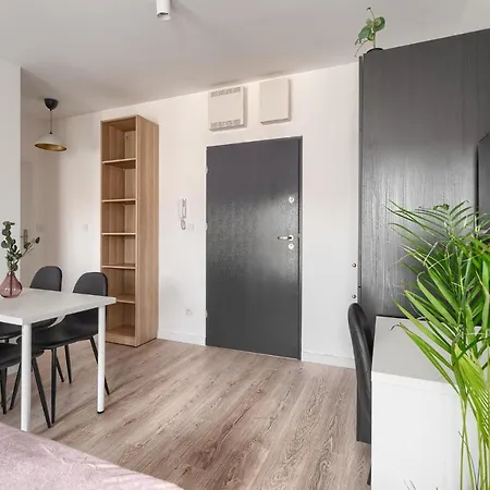 Kamienica Centrum 16 *