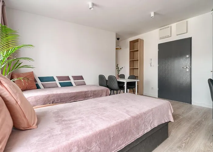 Kamienica Centrum 16 *